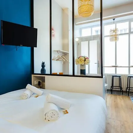 Cosy - Arc De Triomphe